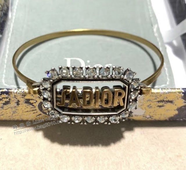 Dior飾品 迪奧經典熱銷新款魅影水鑽 復古jadior字母手鐲  zgd1183